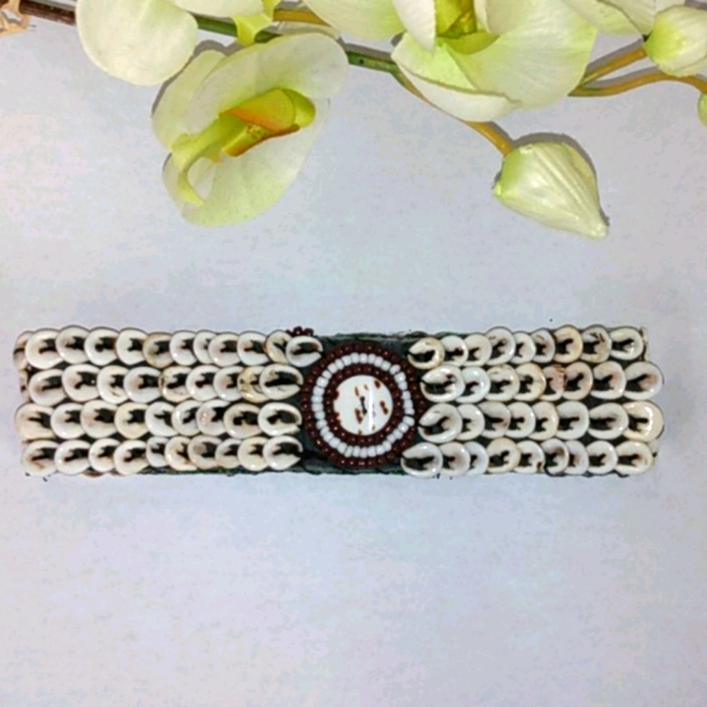 PUKA SHELL CHOKER NECKLACE